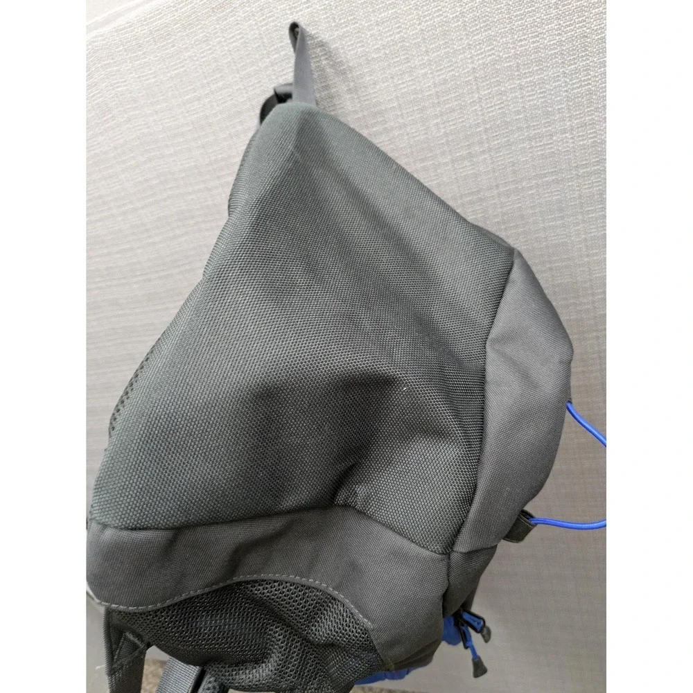 The North Face Gray Blue Backpack Soft Case Adjustable Straps Men School Daypack